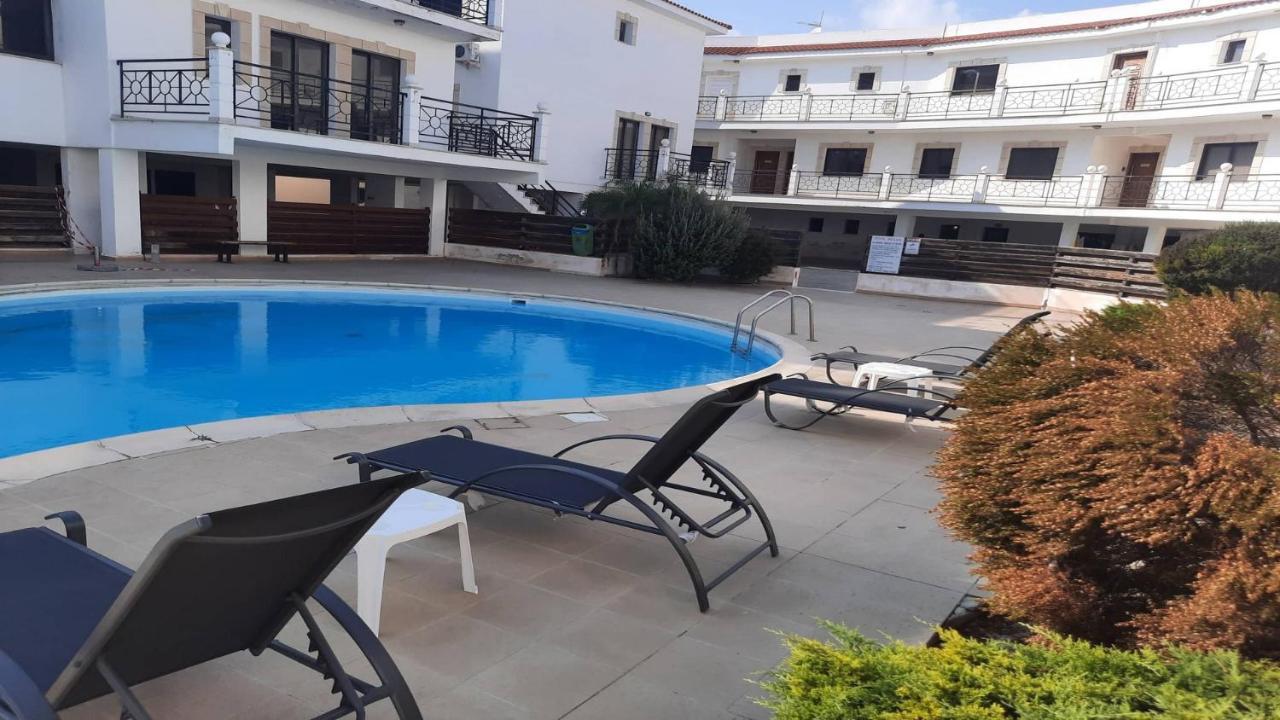 Paramount Gardens Resorts C201 Larnaka Exterior foto